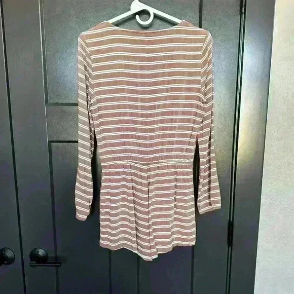 NWOT Women's Forever 21 Long sleeve Short Jumper/Romper Size Medium - Picture 6 of 6